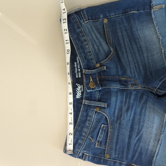 Distressed shorts sz 25 - Picture 5 of 7